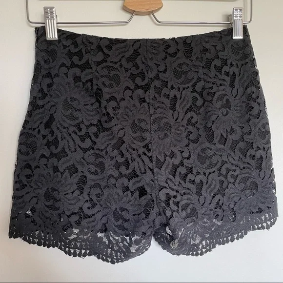 Francesco Scognamiglio Black Scalloped Edge Lace High Rise Shorts Size 40 IT